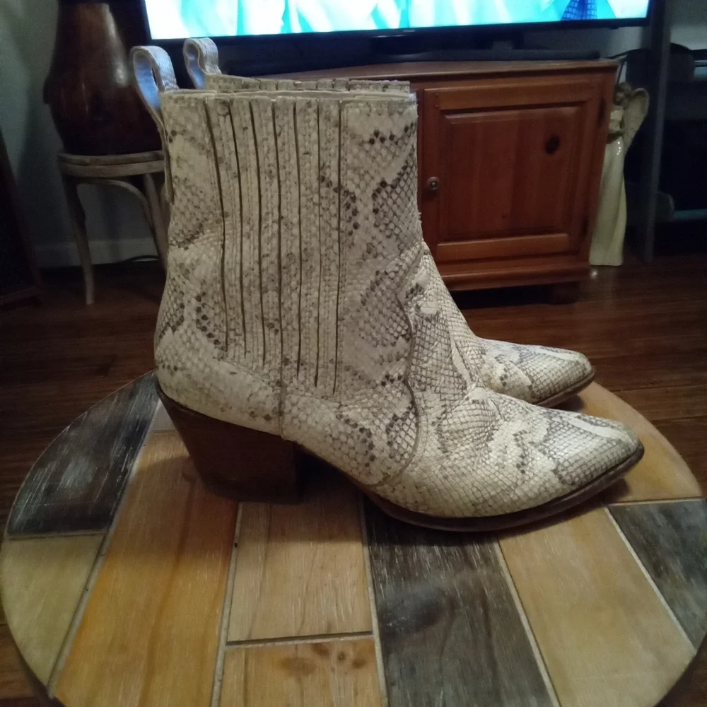 Dolce Vita Serna Snakeskin Leather Booties Size 8.5. Block Heel 2.5" - Picture 6 of 16
